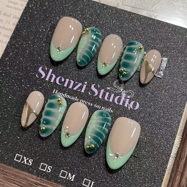 763036cde34bbf17b6b3a0ea4f4146e3 Crocodile